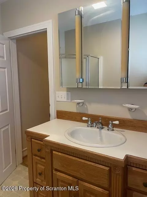 Bath - 515-517 Elm St, Scranton, PA 18505 photo 1 of 2