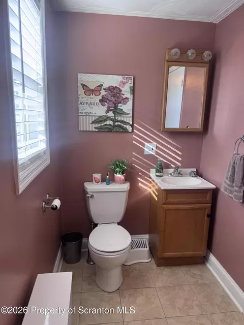 Bath - 110 Smith St, Dunmore, PA 18512 photo 1 of 3