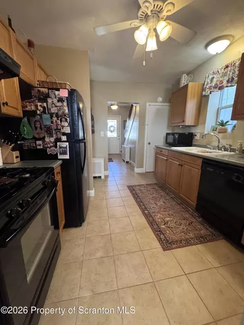 Entry Way - 110 Smith St, Dunmore, PA 18512 photo 2 of 3