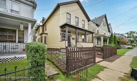 1349 Capouse Ave, Scranton, PA 18509