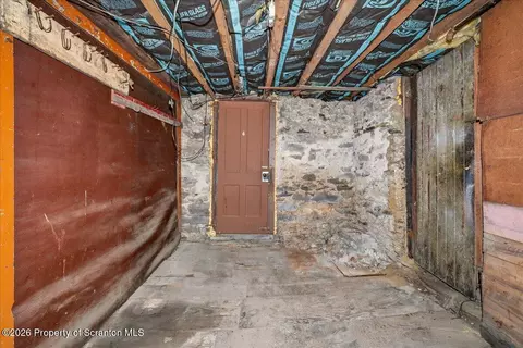 Entry Way - 910-912 Hampton St, Scranton, PA 18504 photo 6 of 6