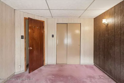 Bedroom - 910-912 Hampton St, Scranton, PA 18504 photo 6 of 6