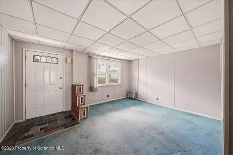 Living - 910-912 Hampton St, Scranton, PA 18504 photo 1 of 2