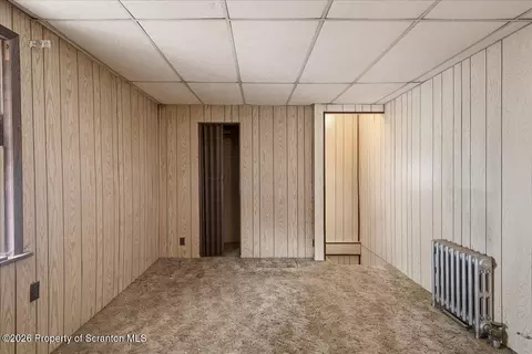 Bedroom - 910-912 Hampton St, Scranton, PA 18504 photo 2 of 6