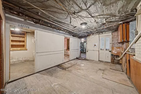 Entry Way - 910-912 Hampton St, Scranton, PA 18504 photo 5 of 6