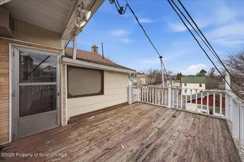 Exterior - 910-912 Hampton St, Scranton, PA 18504 photo 2 of 3