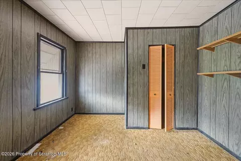 Bedroom - 910-912 Hampton St, Scranton, PA 18504 photo 3 of 6