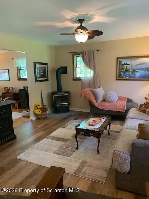 Living - 655 Elkview Dr, Clifford Township, PA 18421 photo 2 of 4