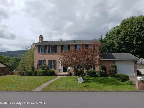 105 Belair Dr, Eynon, PA 18403