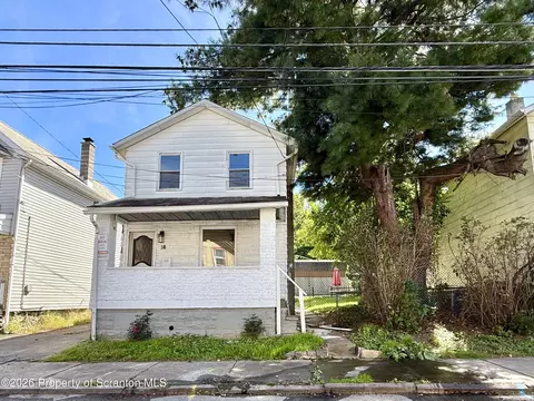 18 Hutson St, Wilkes-barre, PA 18702
