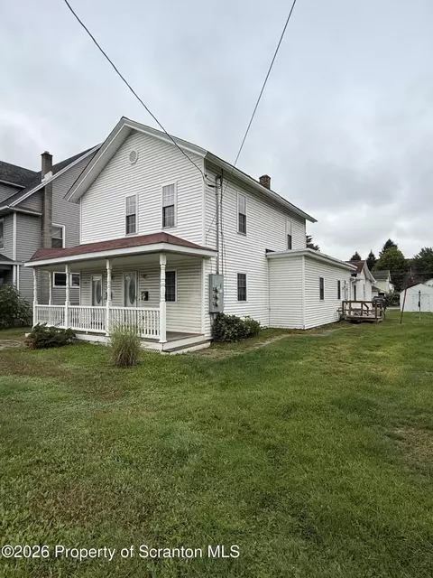 424-426 Main St, Peckville, PA 18452