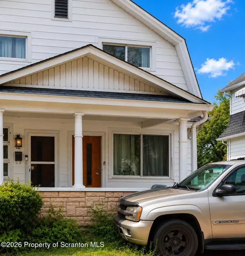 12 E Charles St, Plains, PA 18705