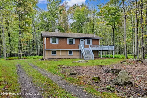 8 Leah Ln, Clifton Twp, PA 18424