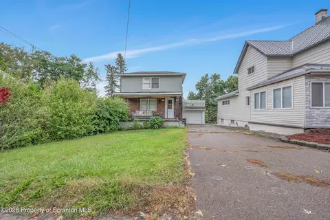 954 E Drinker St, Dunmore, PA 18512
