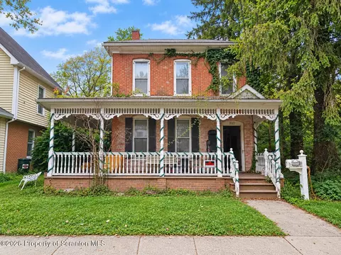 810 Scott St, Stroudsburg, PA 18360