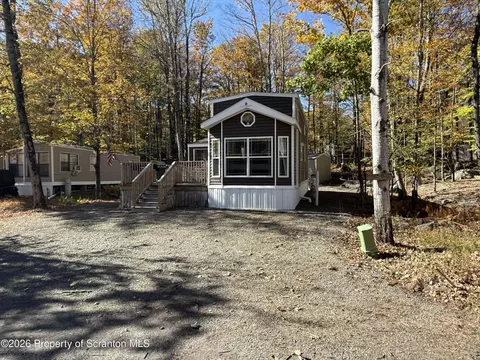 292 Cherry Dr, Covington Twp, PA 18424