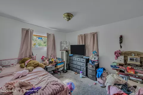Bedroom - 525 E Scott St, Olyphant, PA 18447 photo 5 of 8
