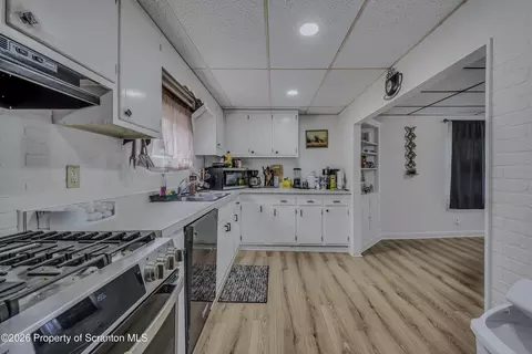 Entry Way - 525 E Scott St, Olyphant, PA 18447 photo 1 of 5