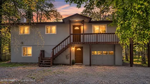 19 Conservancy Ct, Gouldsboro, PA 18424