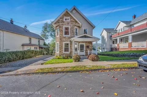7 Birkett St, Carbondale, PA 18407