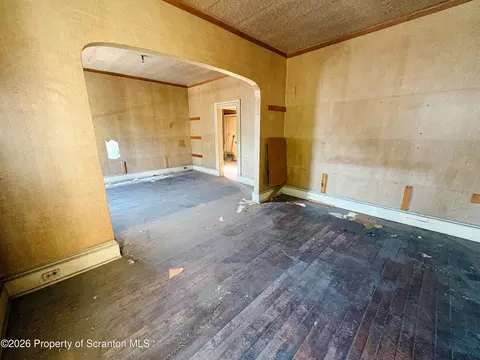 Living - 1415 Capouse Ave, Scranton, PA 18509 photo 3 of 3