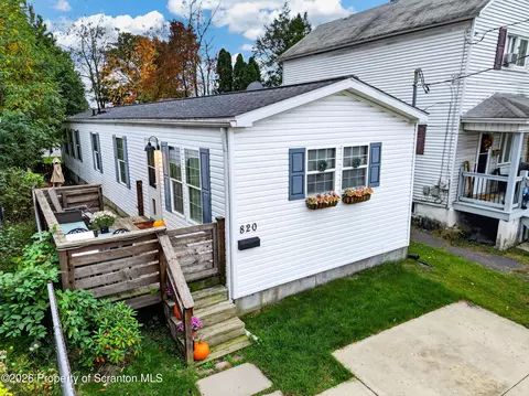 820 Throop St, Dunmore, PA 18512
