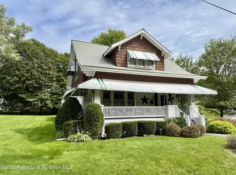 911 Poplar St, Clarks Summit, PA 18411