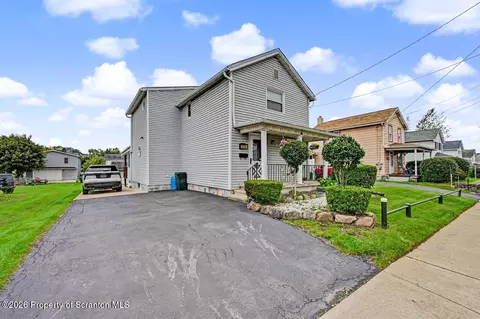 634 Sanderson St, Throop, PA 18512