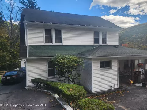 212 Layton Rd, South Abington Twp, PA 18411