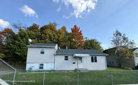 424 Brook St, Peckville, PA 18452