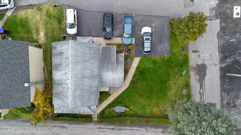 15 Villa St, Carbondale, PA 18407
