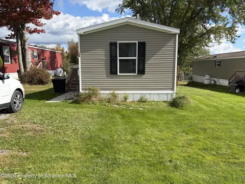 106 Park View Ln, Dalton, PA 18414