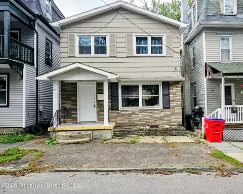 39 Spring St, Carbondale, PA 18407