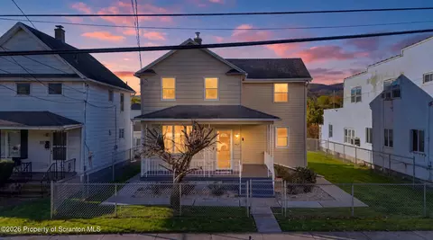 427 Boulevard Ave, Dickson City, PA 18519