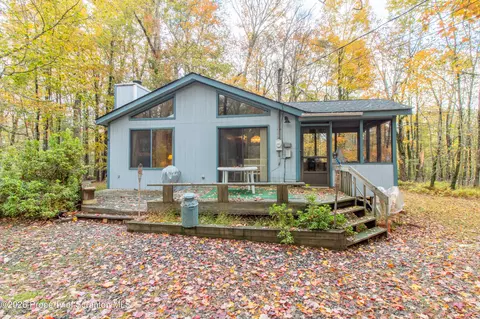 80 Mildred Dr, Gouldsboro, PA 18424