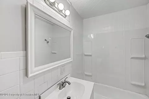 Bath - 31 Butler St, Old Forge, PA 18518 photo 6 of 7