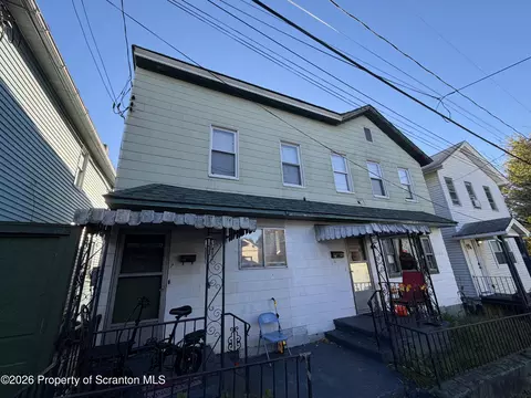 305 Neptune Pl, Scranton, PA 18505