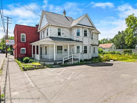 8 W Olive St, Scranton, PA 18508