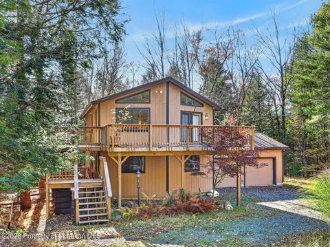 84 Magnolia Dr, Gouldsboro, PA 18424