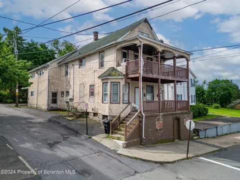 401 Smith St, Dunmore, PA 18512