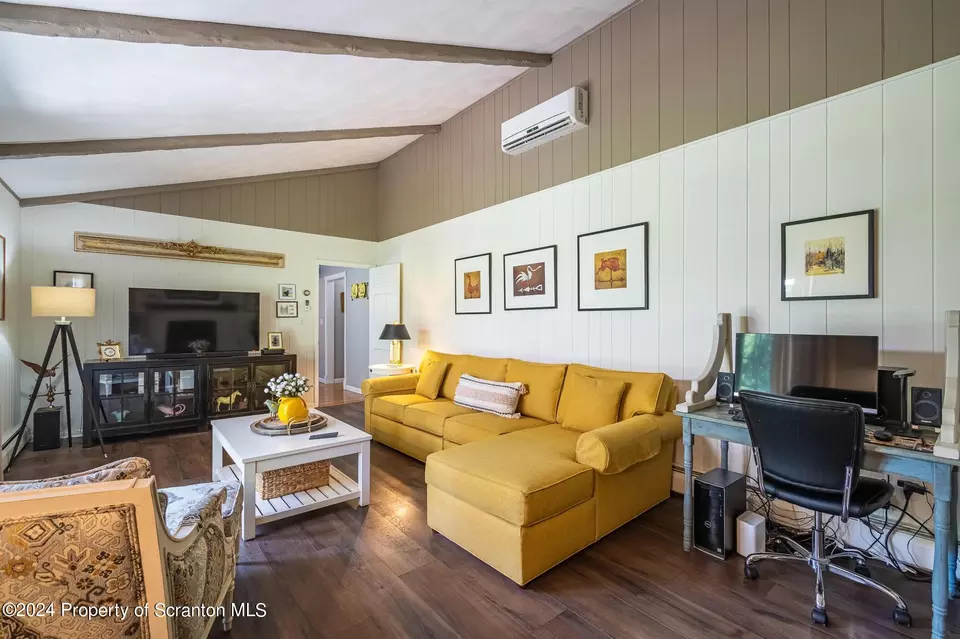 Living - 900 Longview Ter, Clarks Summit, PA 18411 photo 4 of 4