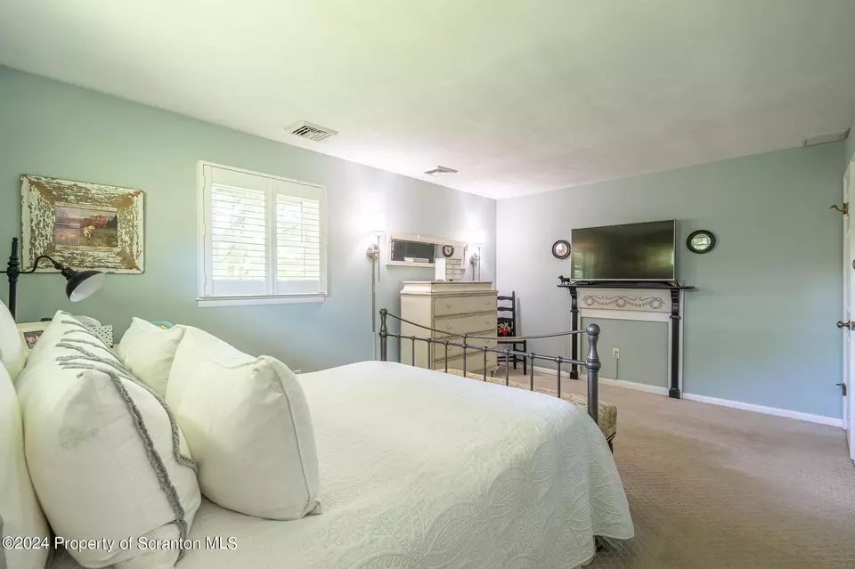 Bedroom - 900 Longview Ter, Clarks Summit, PA 18411 photo 8 of 9