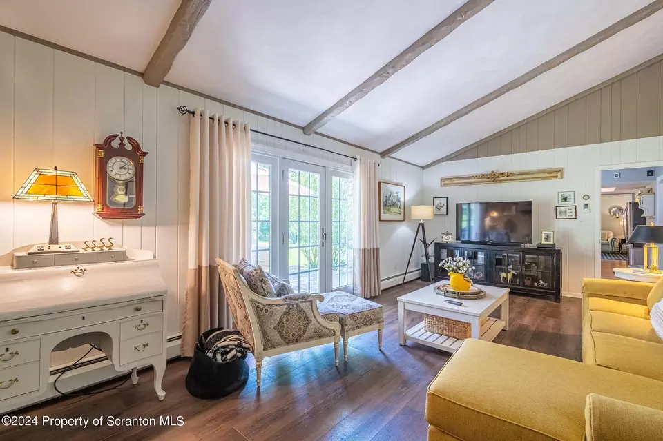 Living - 900 Longview Ter, Clarks Summit, PA 18411 photo 3 of 4
