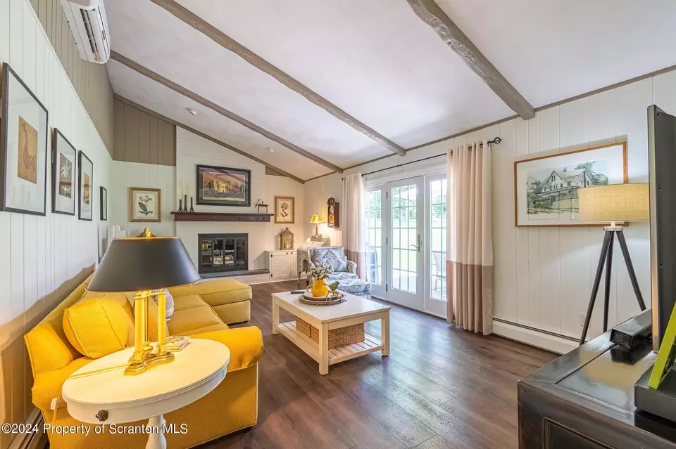 Living - 900 Longview Ter, Clarks Summit, PA 18411 photo 1 of 4