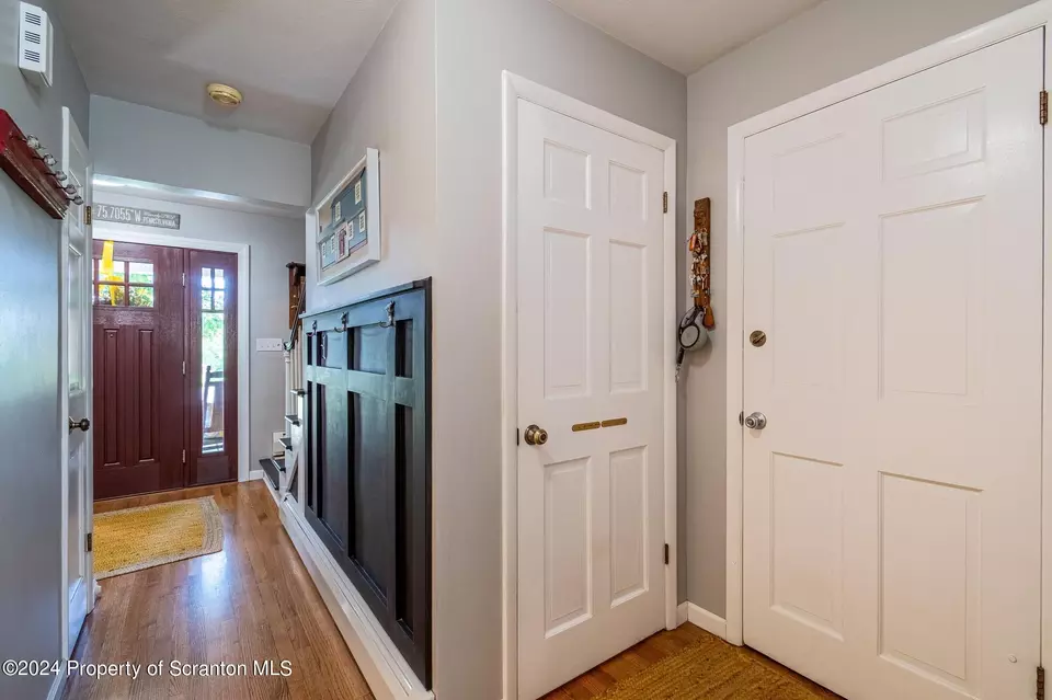 Entry Way - 900 Longview Ter, Clarks Summit, PA 18411 photo 2 of 2