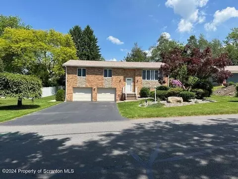 102 S Highland Dr, Jenkins Twp, PA 18640