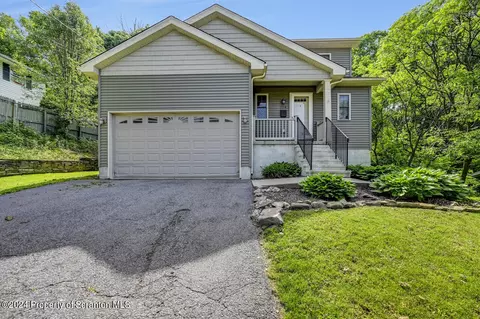 224 Colburn Ave, Clarks Summit, PA 18411