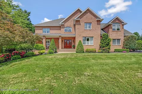 5 Byron Close L 56, Moosic, PA 18507