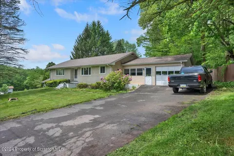 725 Cortez Rd, Jefferson Twp, PA 18436