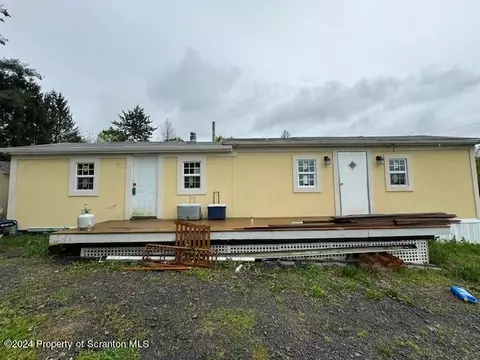 6 Shaver Ave, Dallas, PA 18612